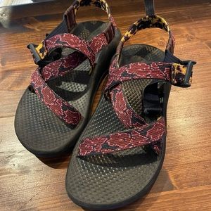 Great condition big kid Chacos sz 2.